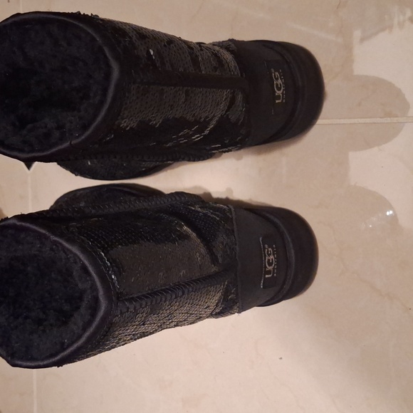 Boots - Picture 3 of 4